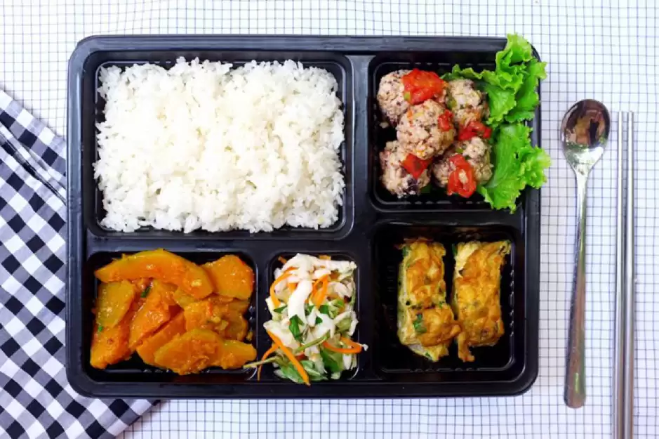 Cung cấp suất ăn văn phòng